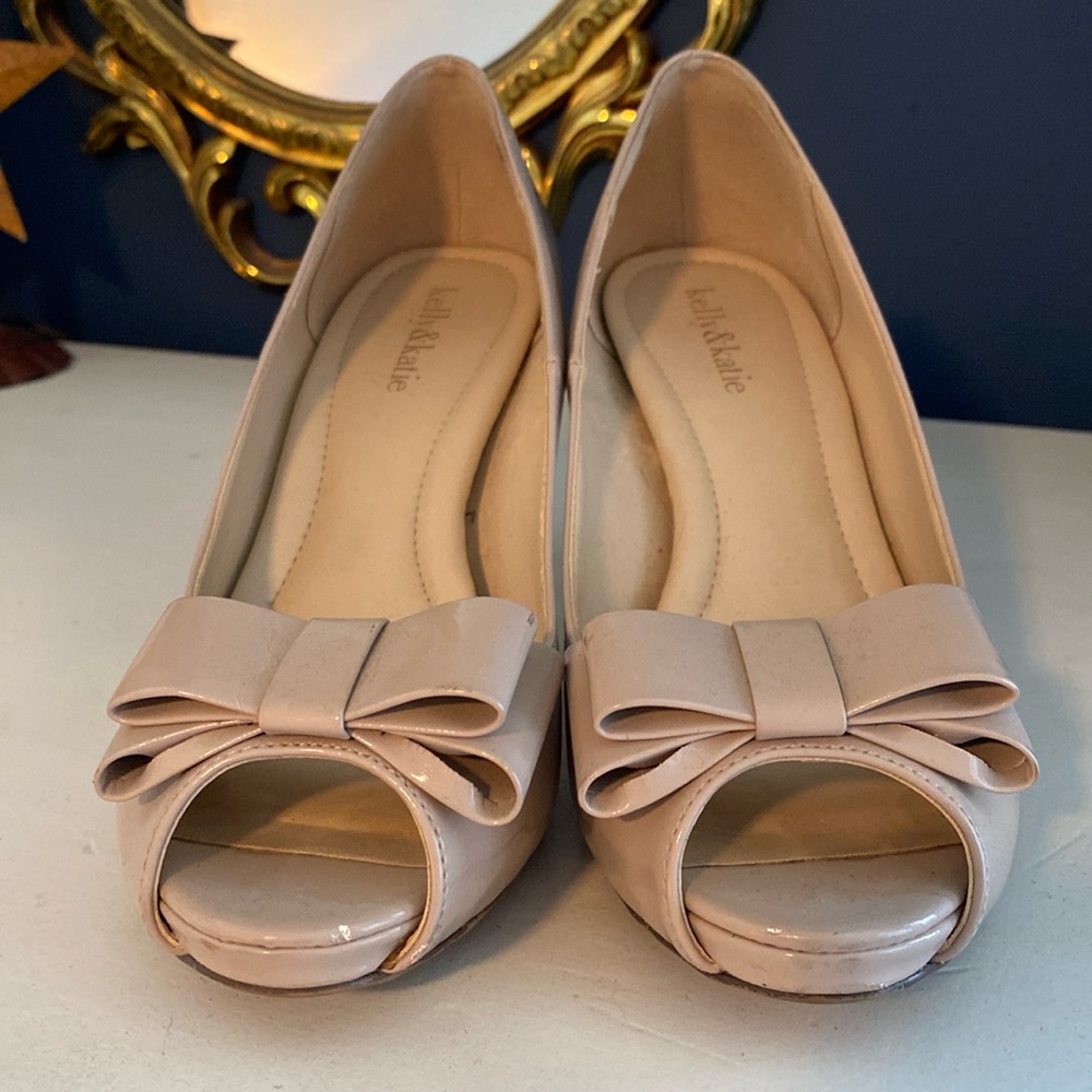 Kelly and Katie size 9 heels